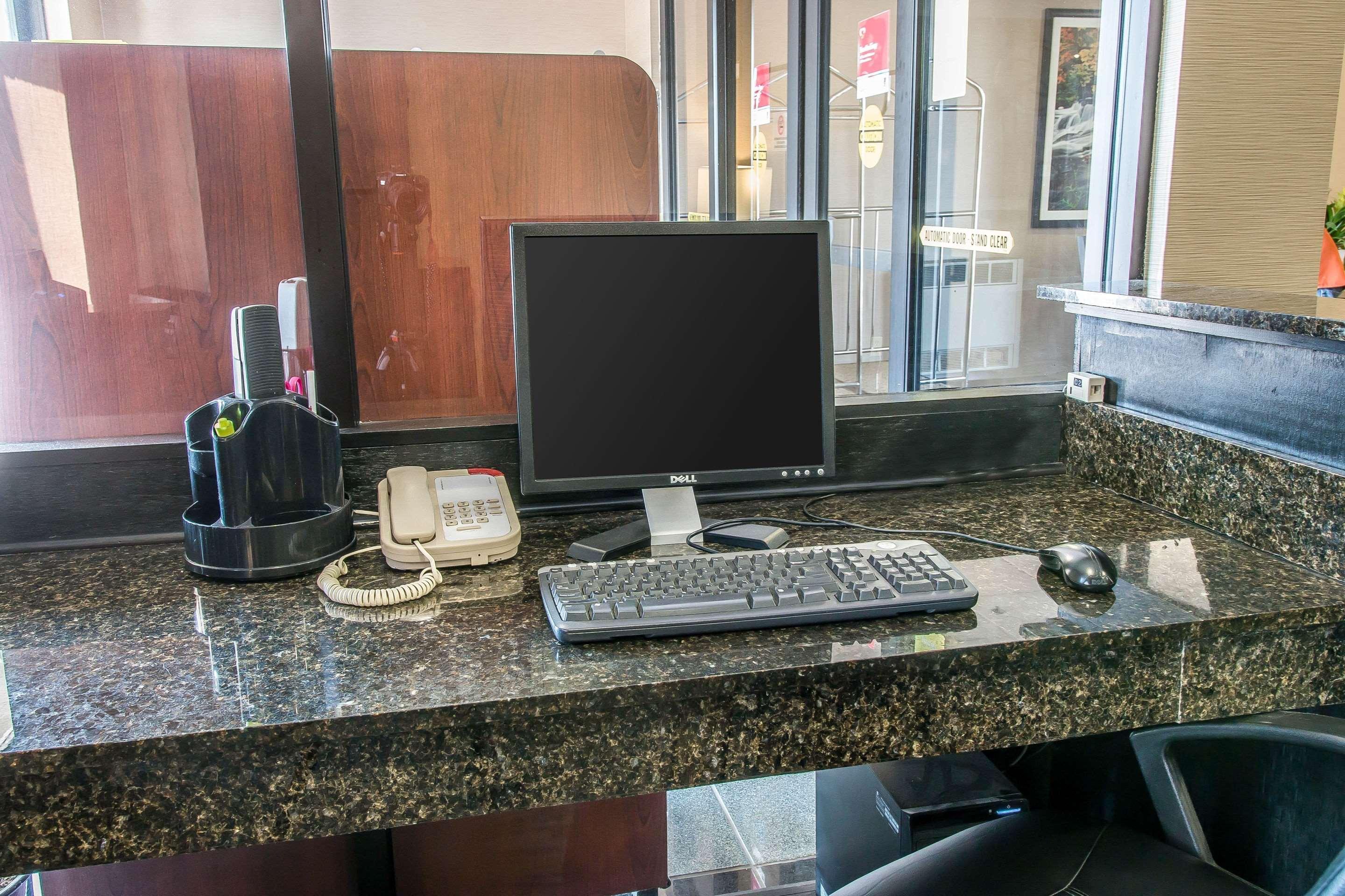 Comfort Suites Wixom Buitenkant foto