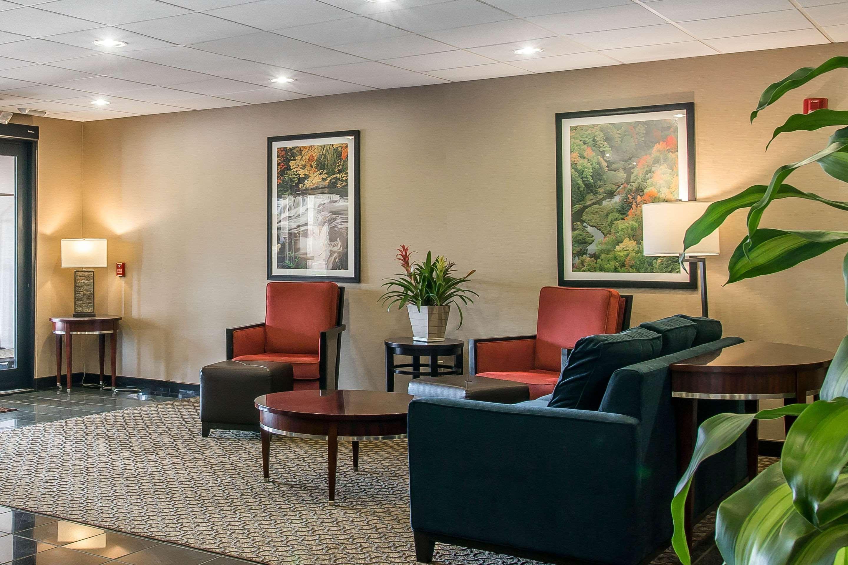 Comfort Suites Wixom Buitenkant foto