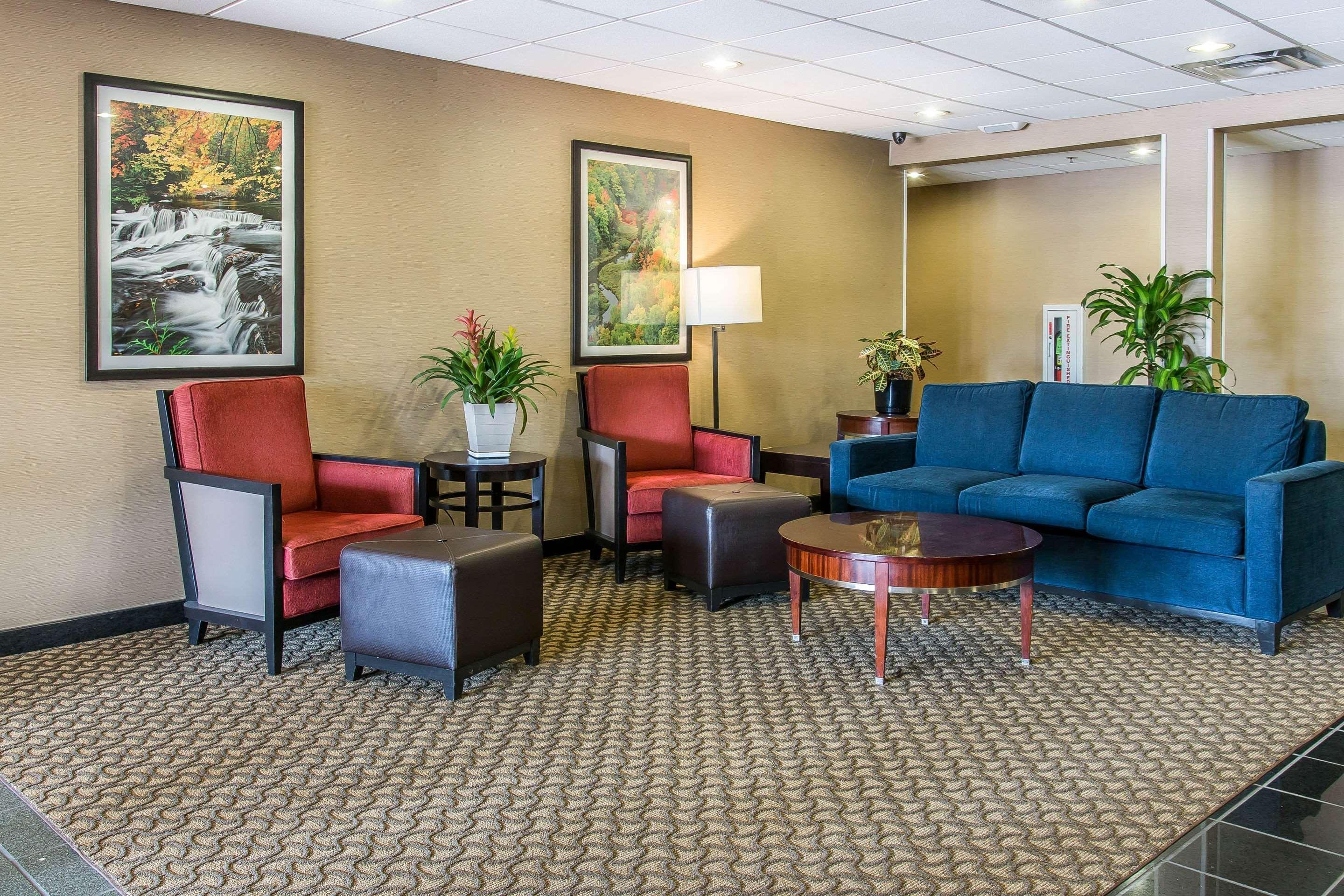 Comfort Suites Wixom Buitenkant foto
