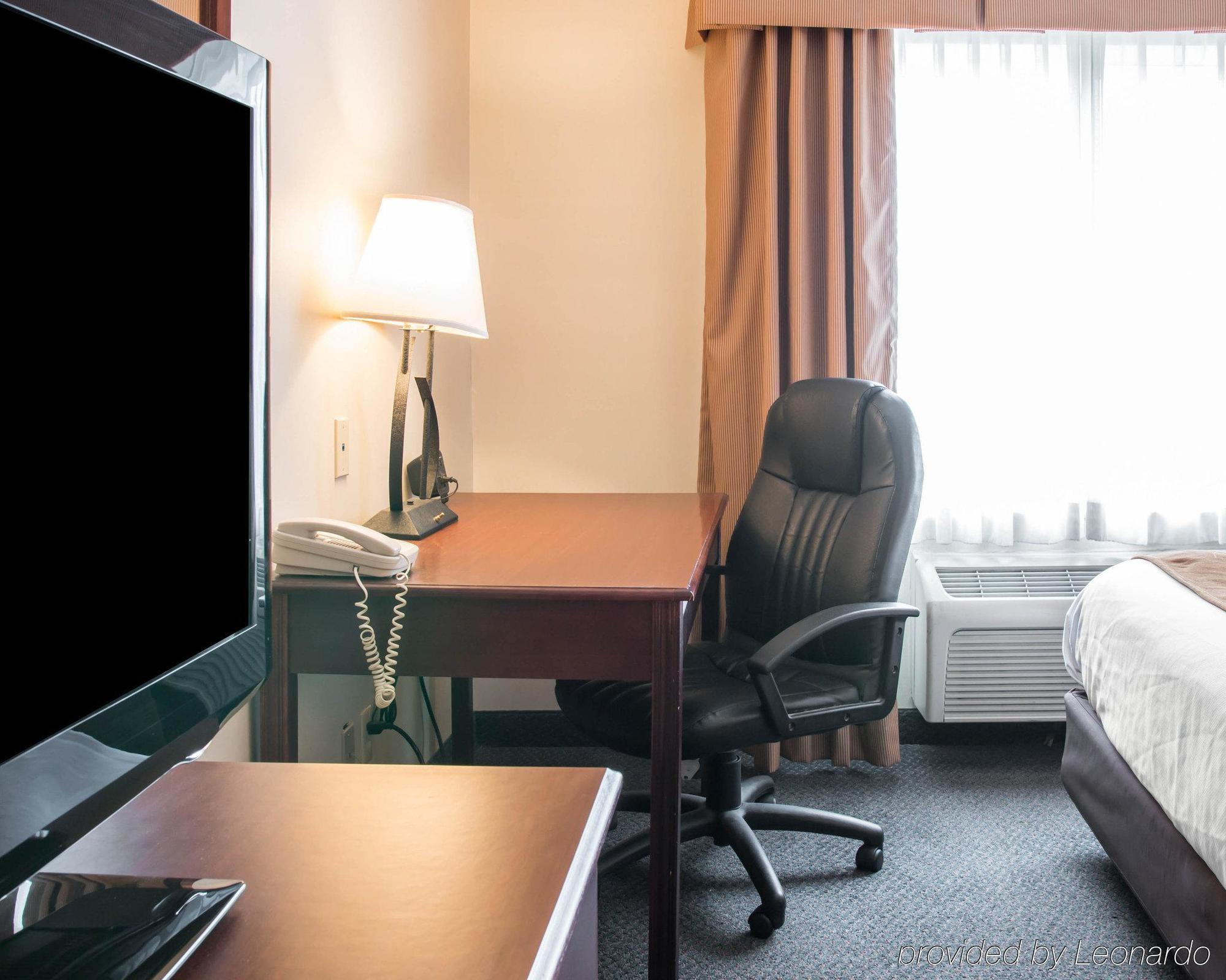 Comfort Suites Wixom Buitenkant foto
