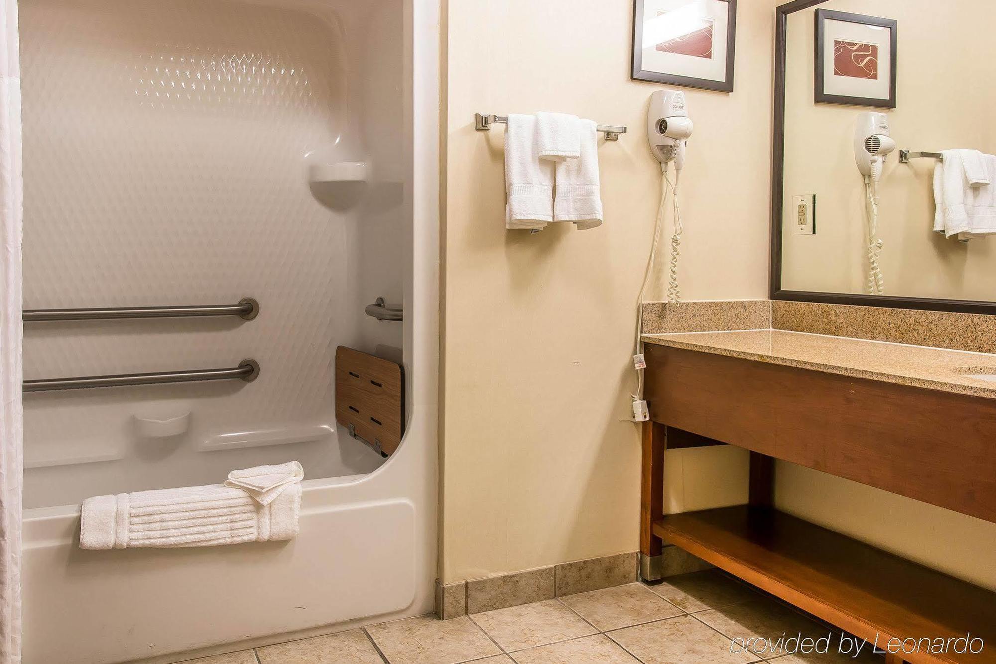 Comfort Suites Wixom Buitenkant foto