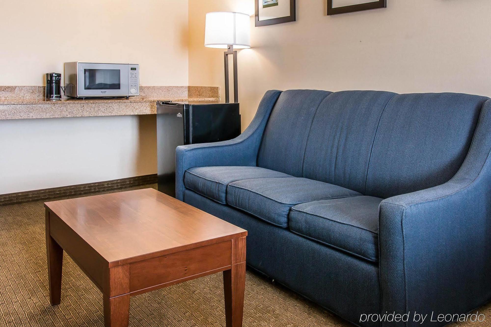 Comfort Suites Wixom Buitenkant foto